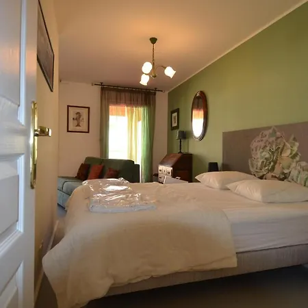 Appartement 3 Personnes Avec Coin Nuit Avec Terrasse Et Parking Quartier Du Port De Nice