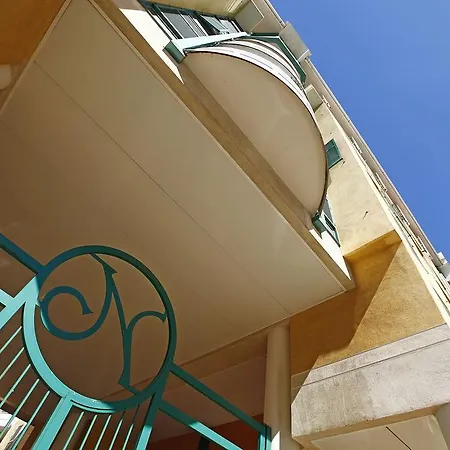 Appartement Appartement 3 personnes avec coin nuit avec terrasse et parking quartier du Port de Nice