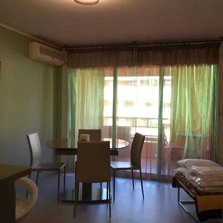 Appartement 3 Personnes Avec Coin Nuit Avec Terrasse Et Parking Quartier Du Port De Nice Lägenhet